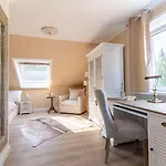 Waldhotel Und Restaurant Zeitreise * برامشه