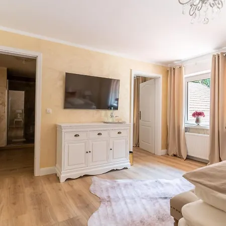 فندق Waldhotel Und Restaurant Zeitreise *