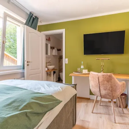 Waldhotel Und Restaurant Zeitreise Otel *
