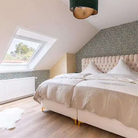 Waldhotel Und Restaurant Zeitreise Hotell