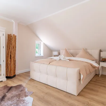 Waldhotel Und Restaurant Zeitreise Hotell *