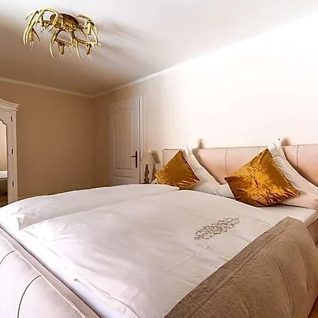 Waldhotel Und Restaurant Zeitreise Hotel *