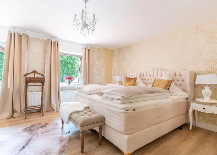 Waldhotel Und Restaurant Zeitreise 호텔
